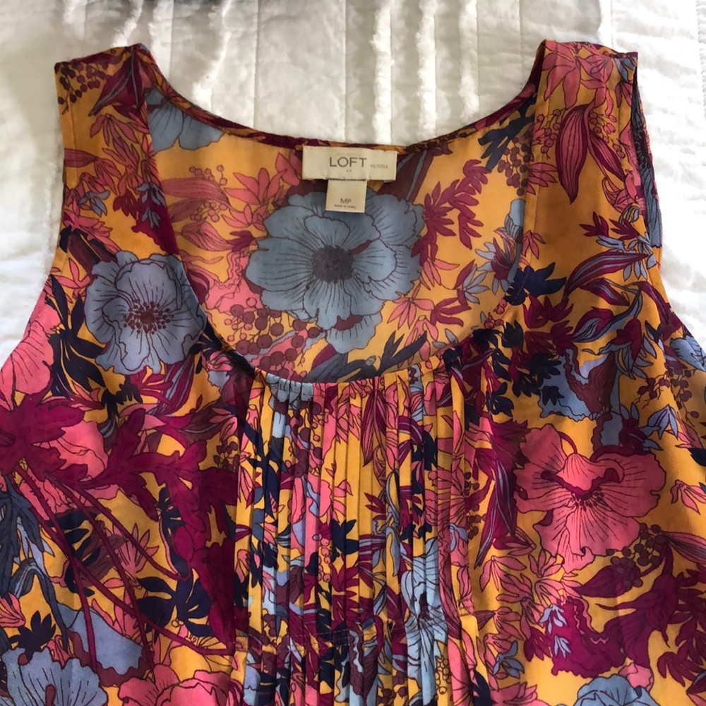 LOFT sleeveless pattern top
